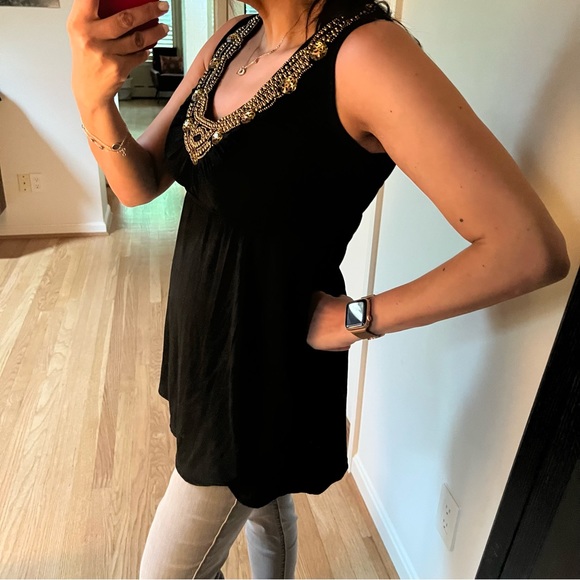 Stunning embellished babydoll deep scoop neck black blouse with gold beads-large - Picture 6 of 7